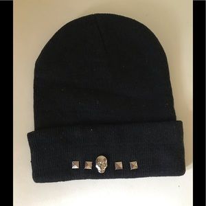 ☠️Beanie cap with silver studs